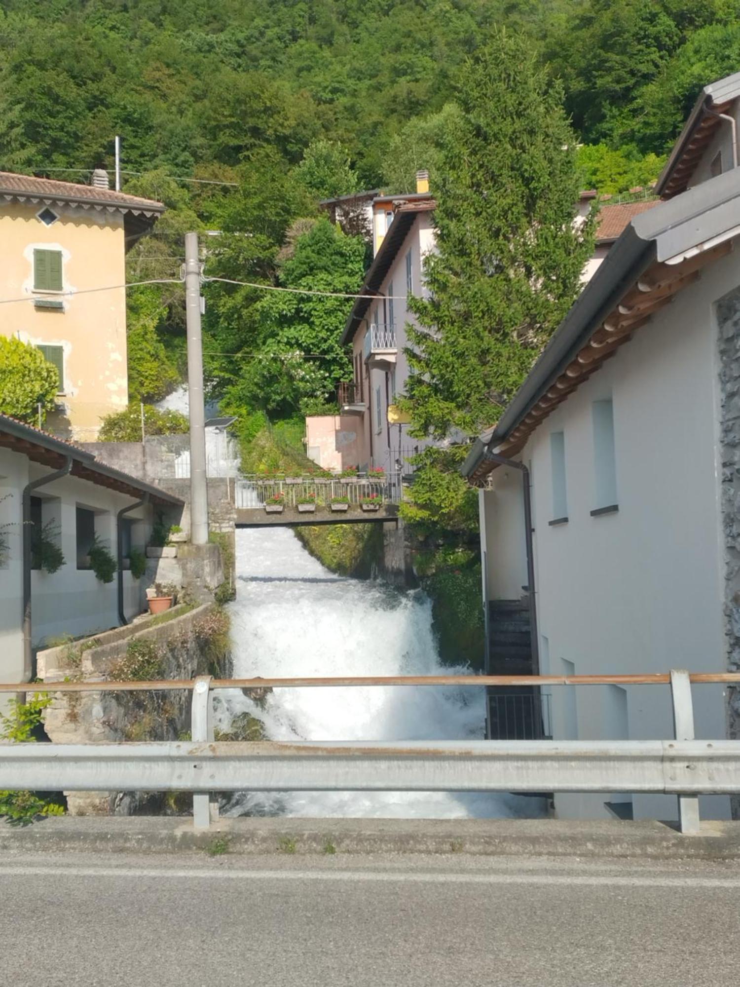 Apartamento Cheers Sunset 097084-Lni-00008 Varenna Exterior foto